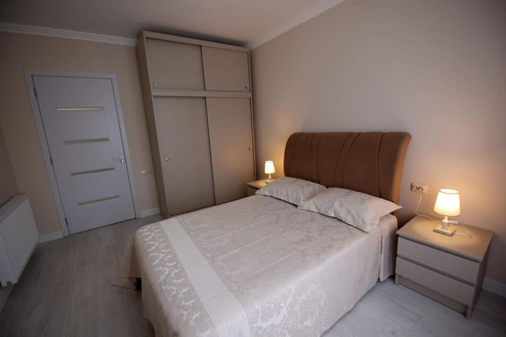 Persona Rooms Zugdidi Eksteriør bilde